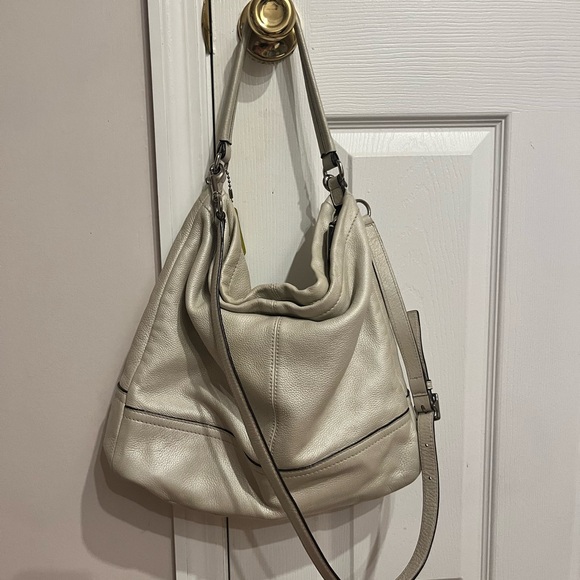 Coach Cream Leather Shoulder Bag (authentic) - Picture 2 of 5